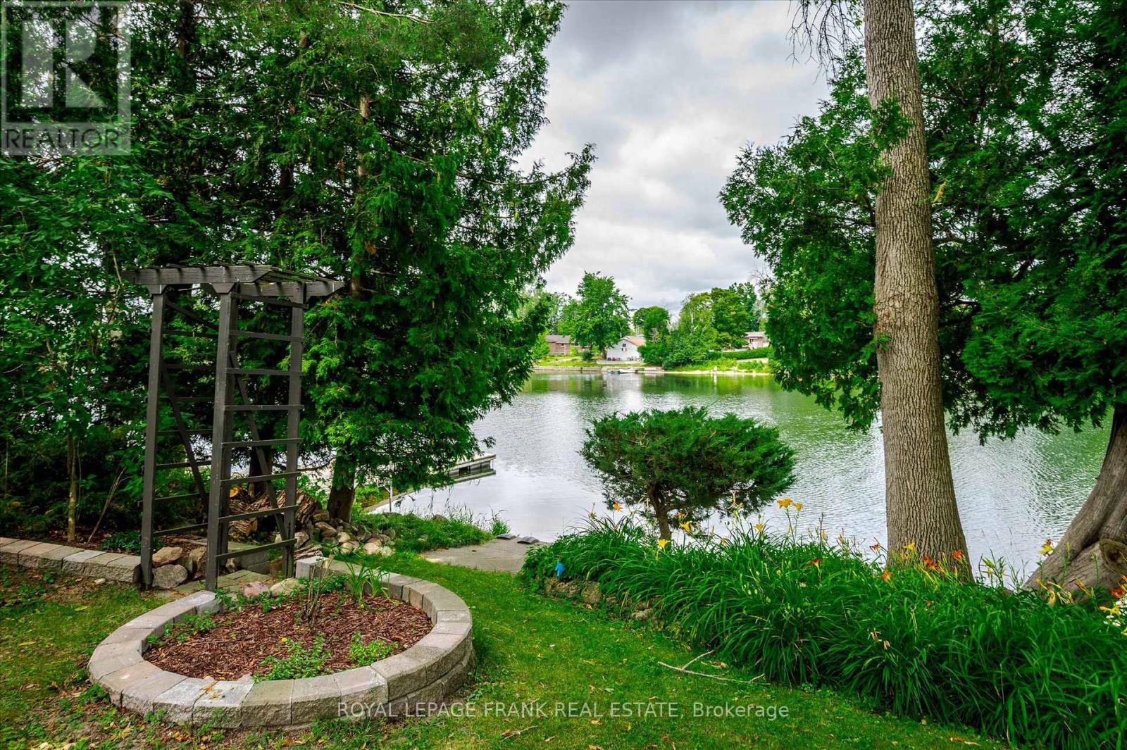 












256 SHERIN AVENUE

,
Peterborough South (East),




Ontario
K9J1B6

