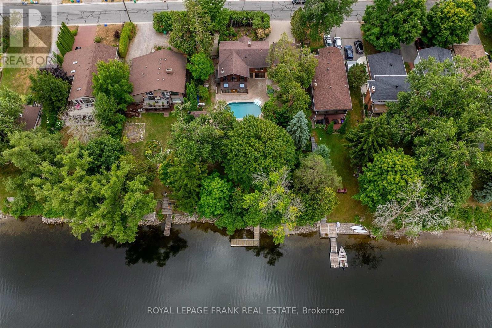 












256 SHERIN AVENUE

,
Peterborough South (East),




Ontario
K9J1B6

