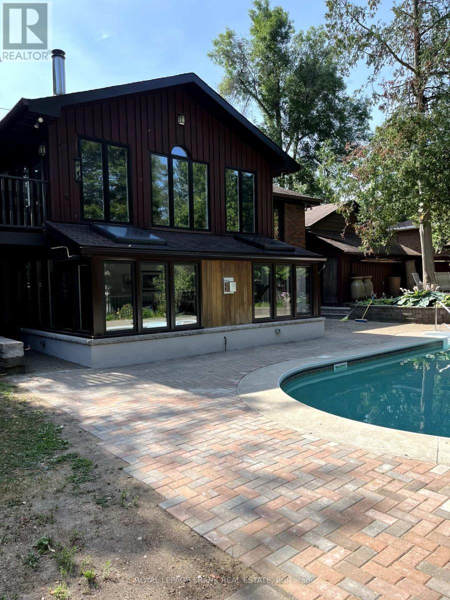 












256 SHERIN AVENUE

,
Peterborough South (East),




Ontario
K9J1B6

