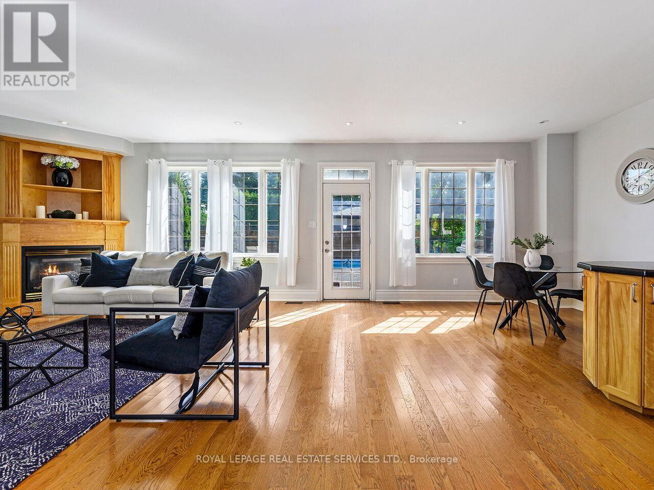 












37 MAYDOLPH ROAD

,
Toronto,




Ontario
M9B1V9

