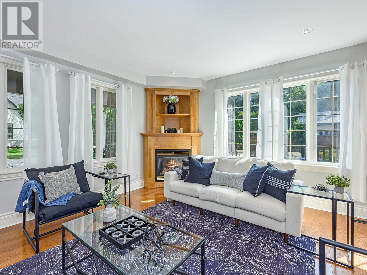 












37 MAYDOLPH ROAD

,
Toronto,




Ontario
M9B1V9

