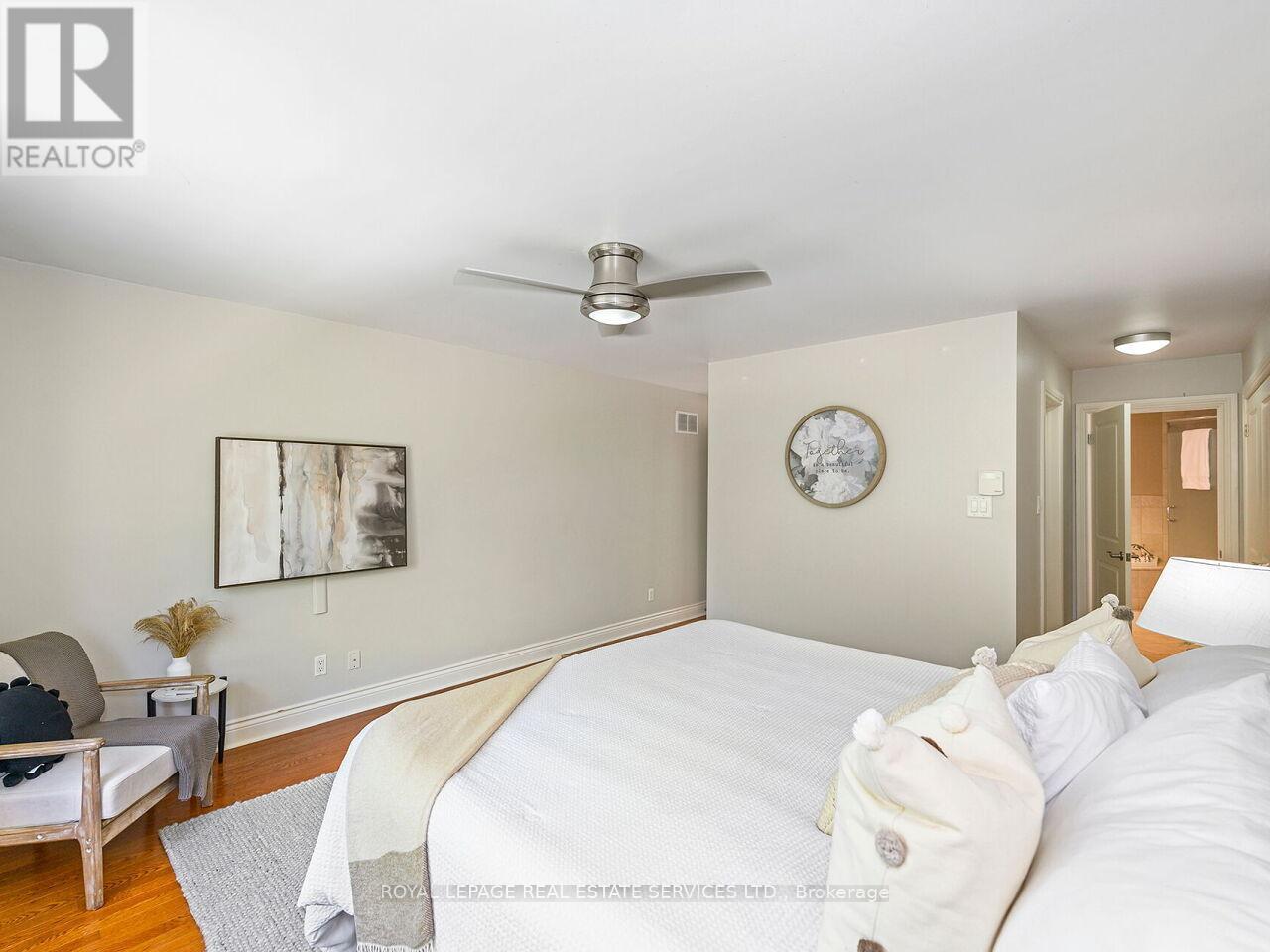 












37 MAYDOLPH ROAD

,
Toronto,




Ontario
M9B1V9

