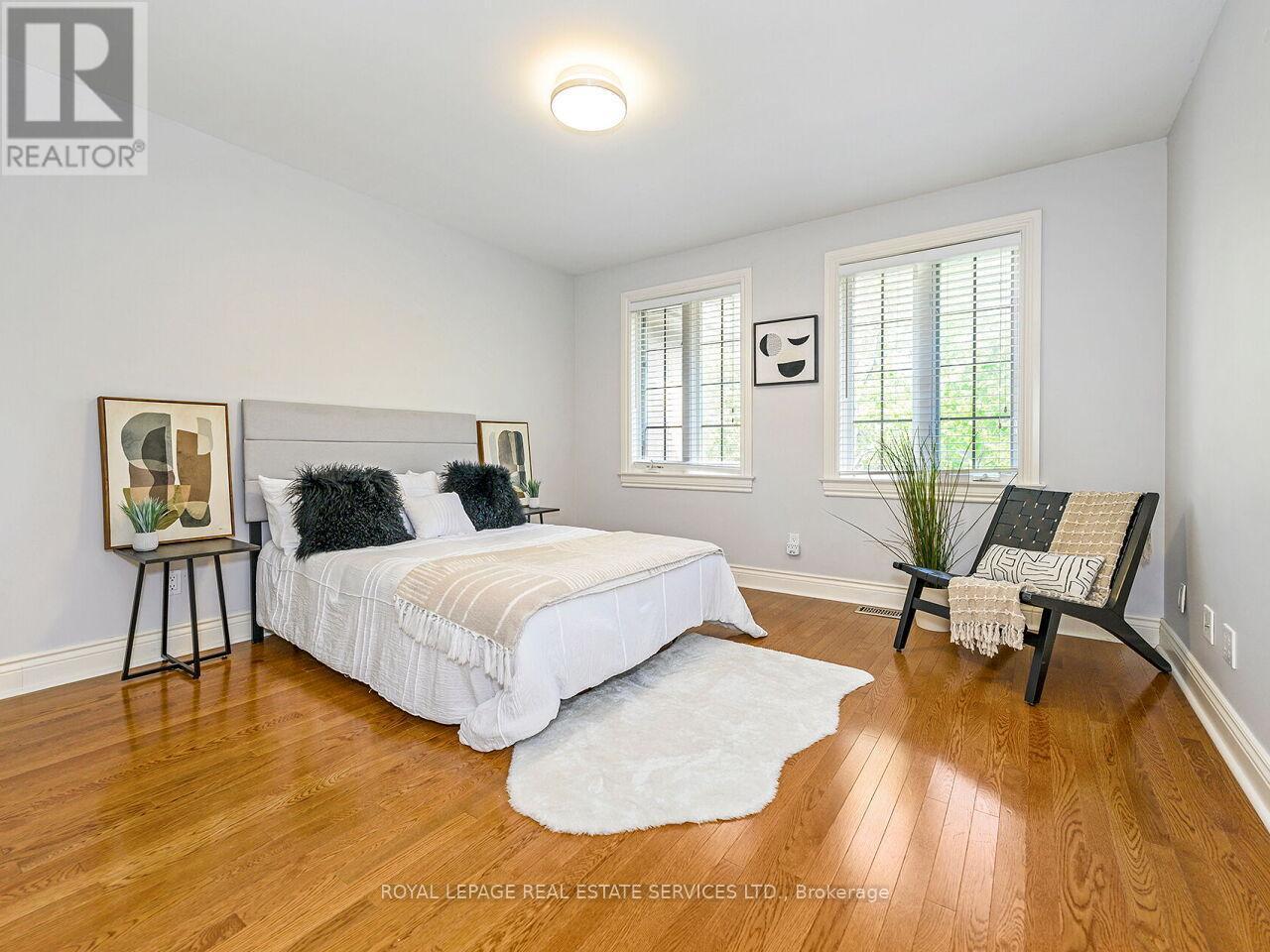 












37 MAYDOLPH ROAD

,
Toronto,




Ontario
M9B1V9

