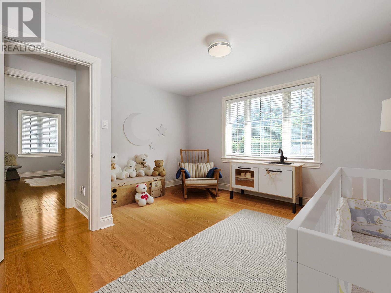 












37 MAYDOLPH ROAD

,
Toronto,




Ontario
M9B1V9

