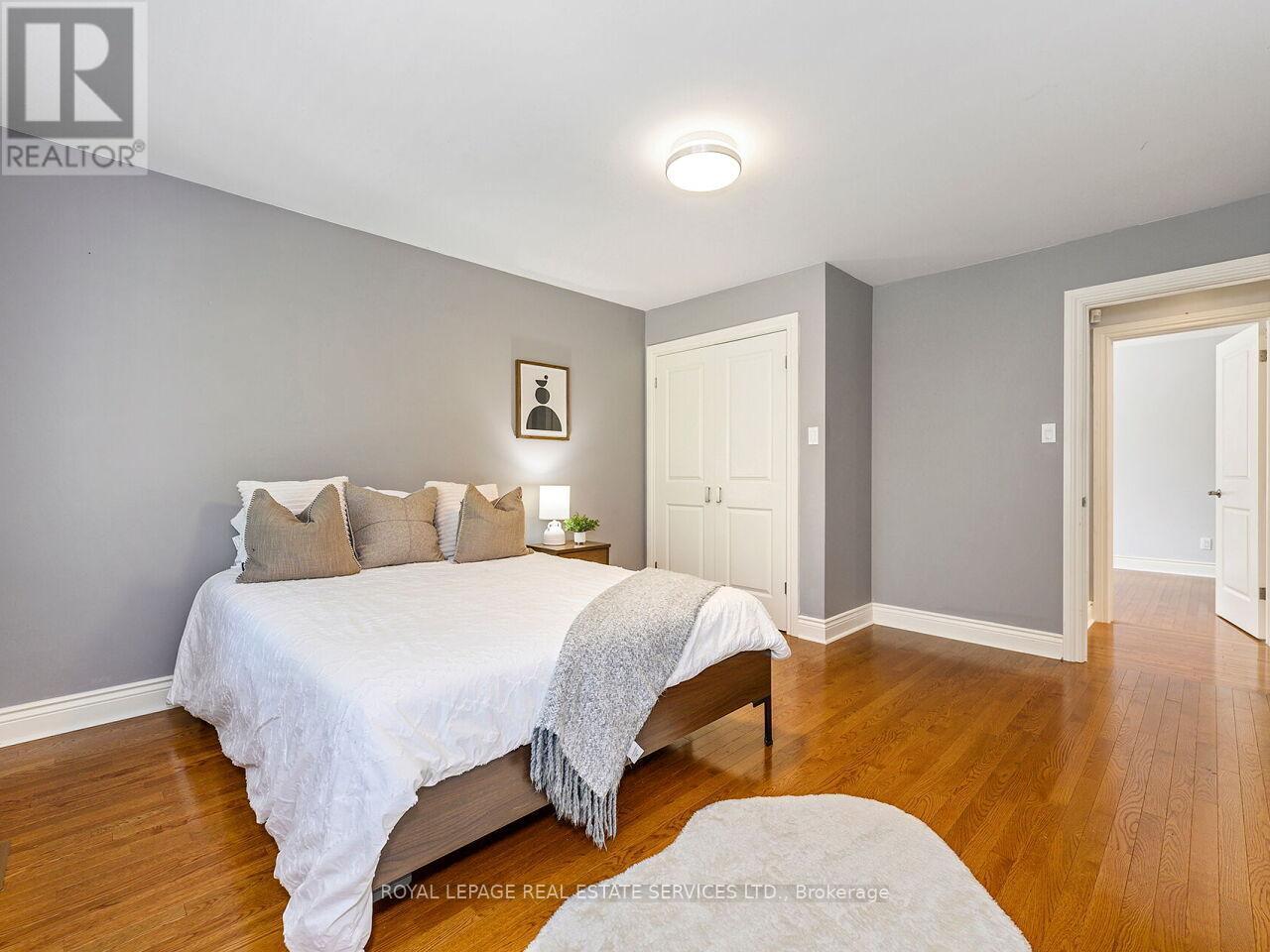 












37 MAYDOLPH ROAD

,
Toronto,




Ontario
M9B1V9

