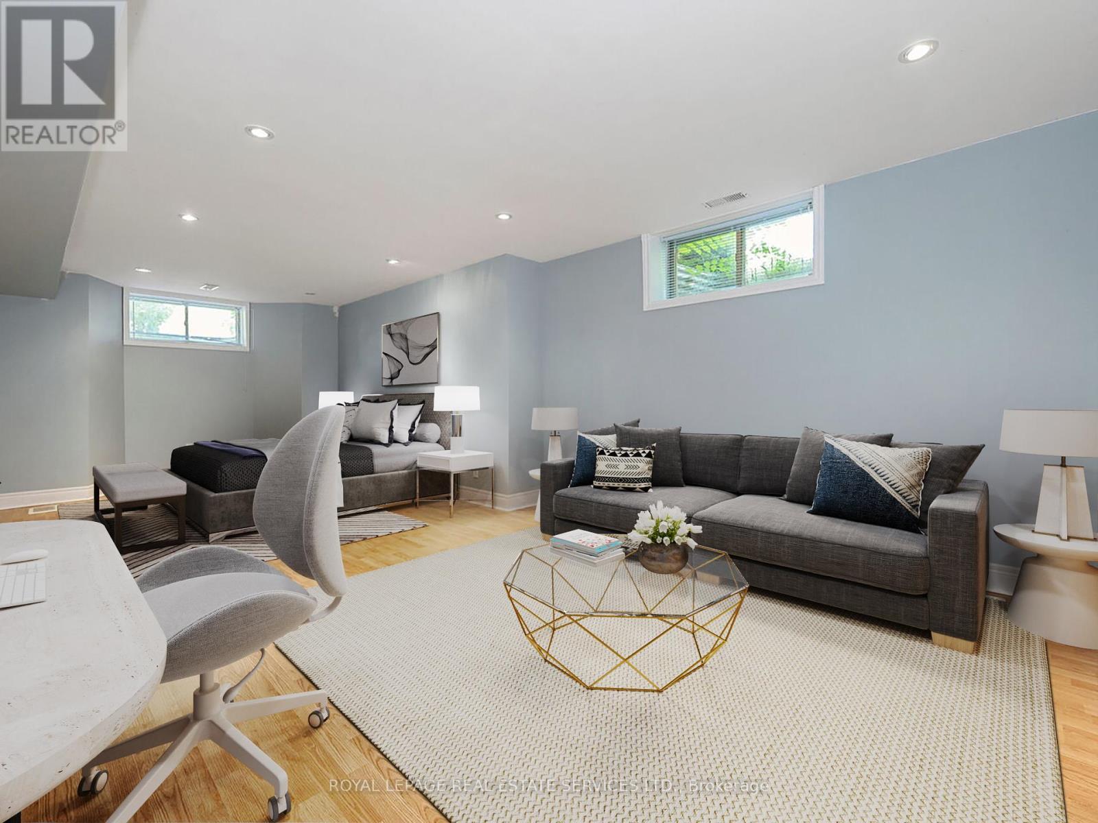 












37 MAYDOLPH ROAD

,
Toronto,




Ontario
M9B1V9

