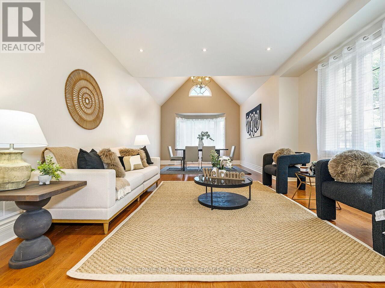 












37 MAYDOLPH ROAD

,
Toronto,




Ontario
M9B1V9

