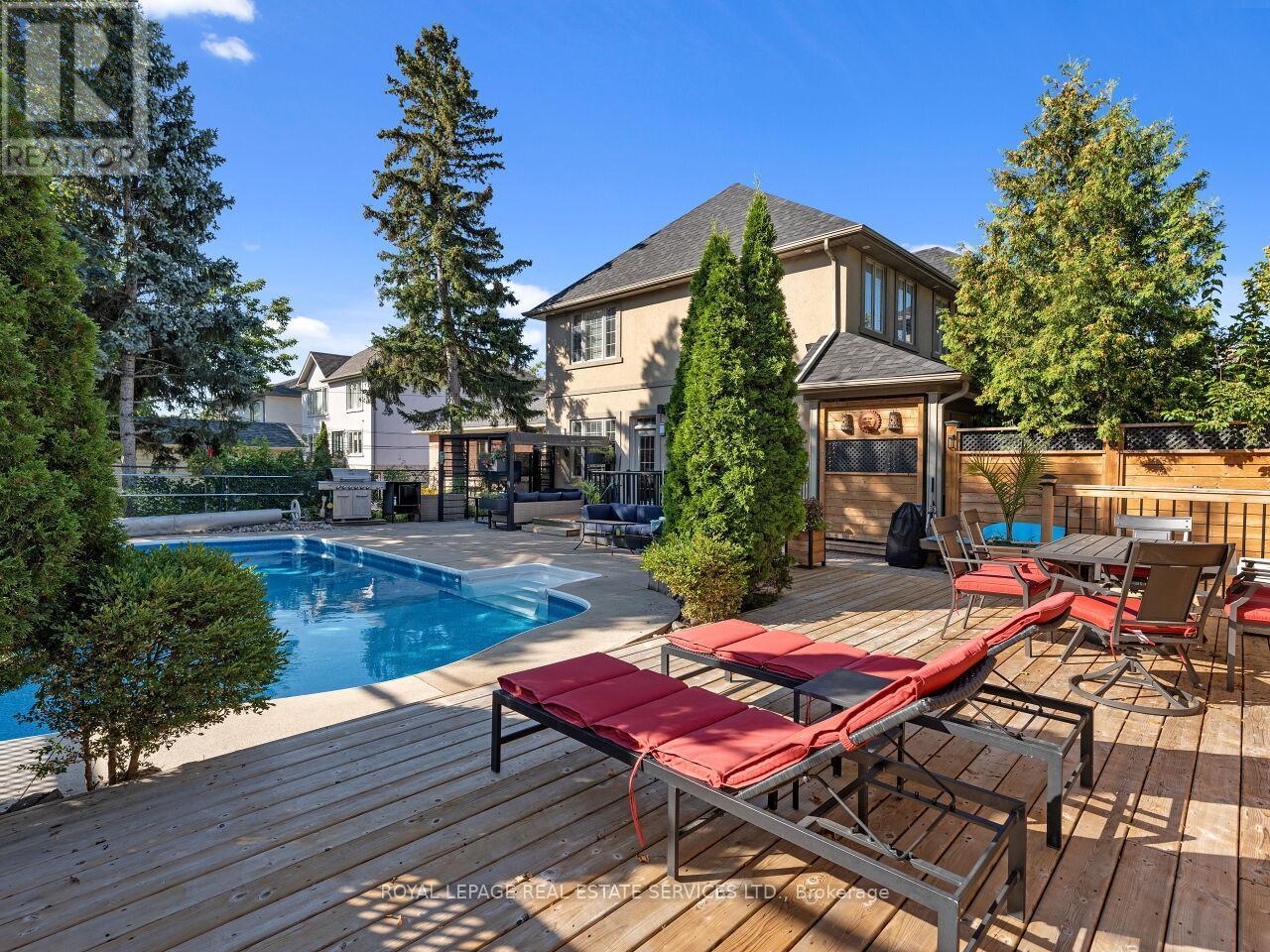 












37 MAYDOLPH ROAD

,
Toronto,




Ontario
M9B1V9

