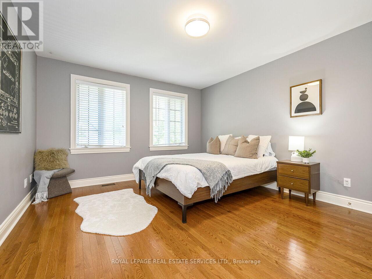 












37 MAYDOLPH ROAD

,
Toronto,




Ontario
M9B1V9

