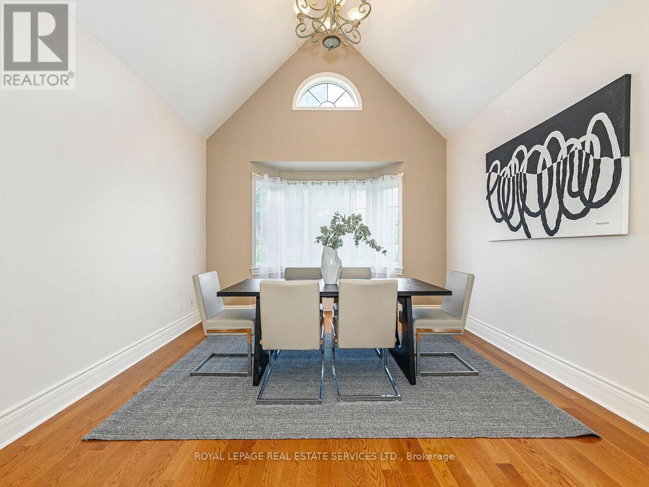 












37 MAYDOLPH ROAD

,
Toronto,




Ontario
M9B1V9

