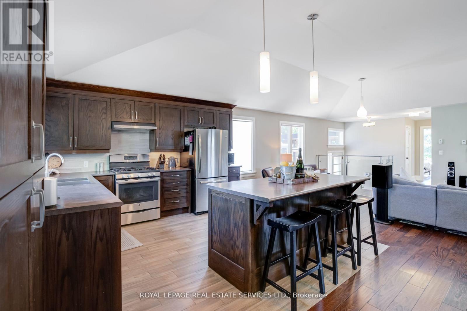 












194 SYLVAN AVENUE

,
Toronto,




Ontario
M1E1A3

