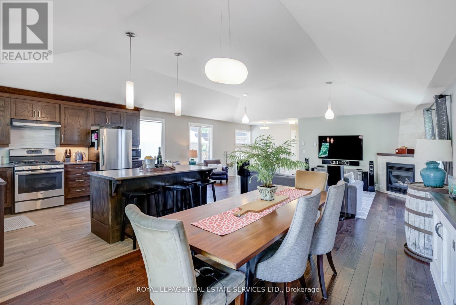 












194 SYLVAN AVENUE

,
Toronto,




Ontario
M1E1A3

