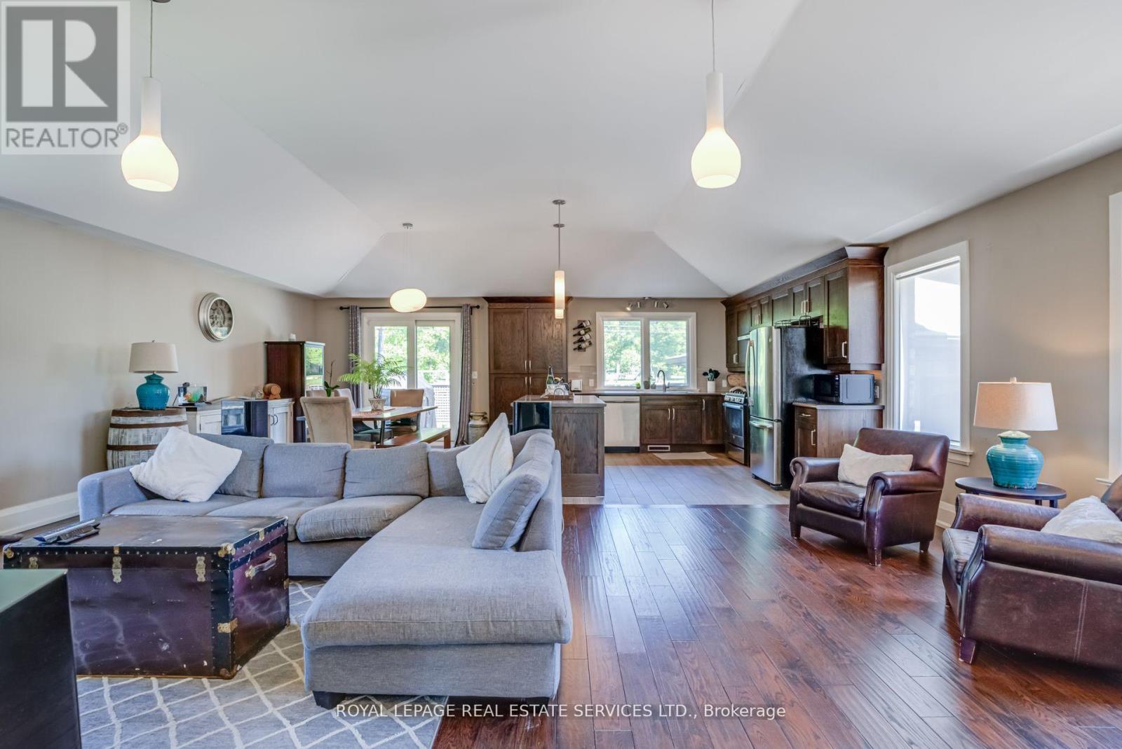 












194 SYLVAN AVENUE

,
Toronto,




Ontario
M1E1A3

