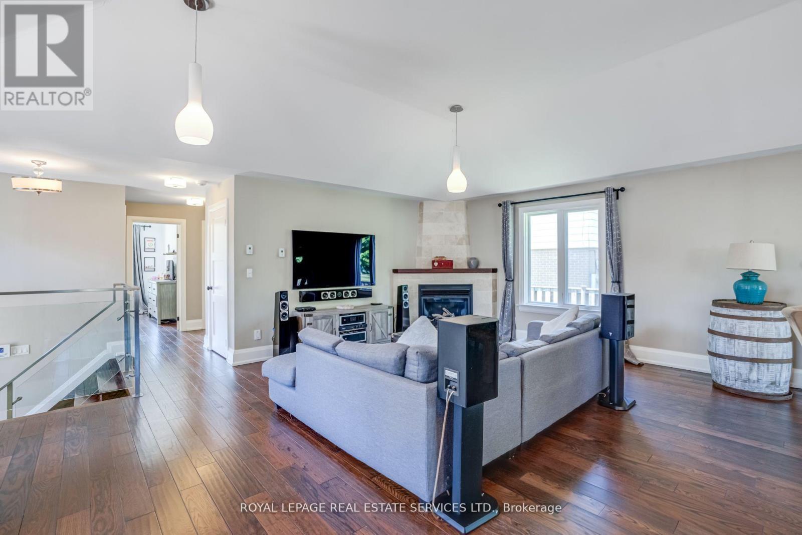 












194 SYLVAN AVENUE

,
Toronto,




Ontario
M1E1A3

