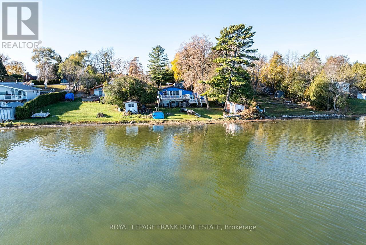 












121 BALL POINT ROAD

,
Kawartha Lakes (Little Britain),




Ontario
K0M2C0

