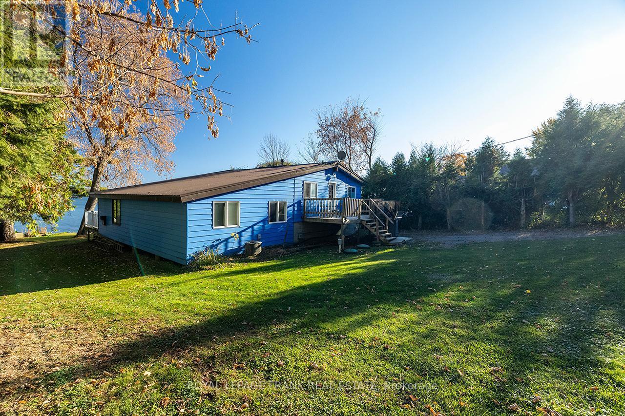 












121 BALL POINT ROAD

,
Kawartha Lakes (Little Britain),




Ontario
K0M2C0

