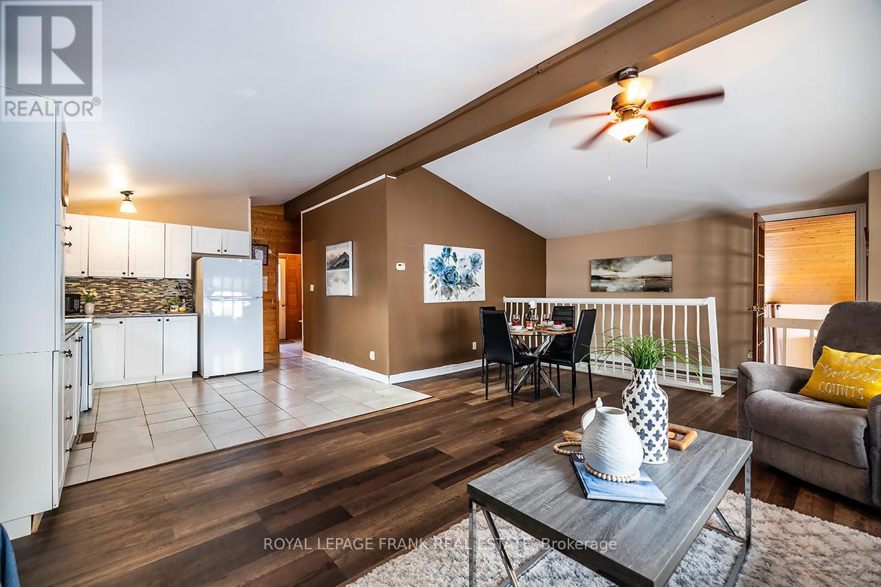 












121 BALL POINT ROAD

,
Kawartha Lakes (Little Britain),




Ontario
K0M2C0

