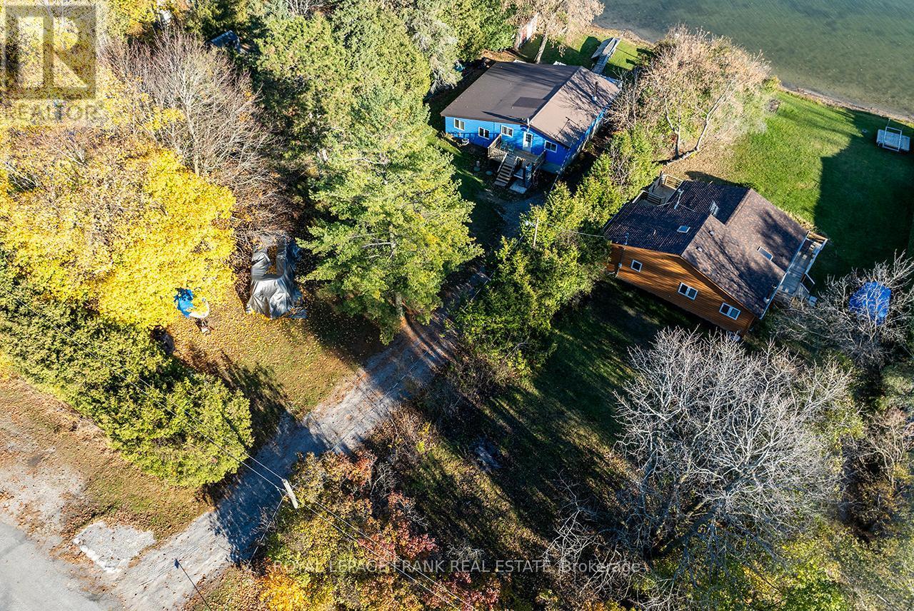 












121 BALL POINT ROAD

,
Kawartha Lakes (Little Britain),




Ontario
K0M2C0


