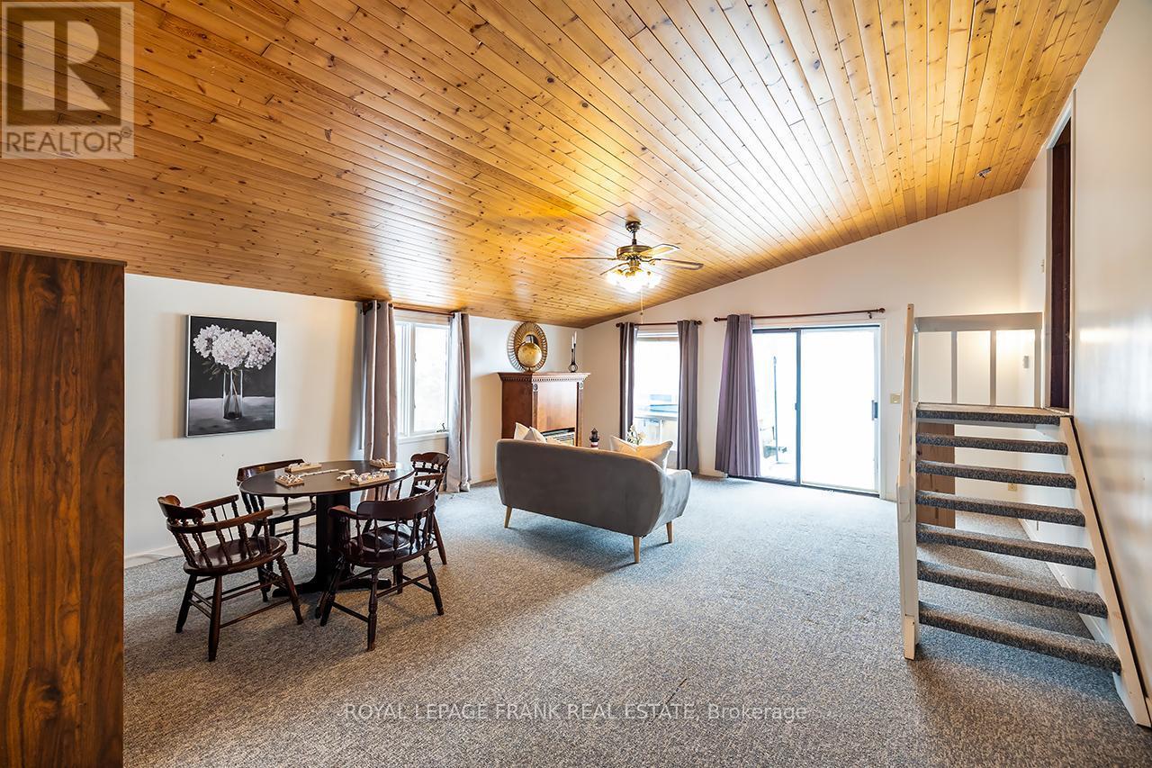 












121 BALL POINT ROAD

,
Kawartha Lakes (Little Britain),




Ontario
K0M2C0

