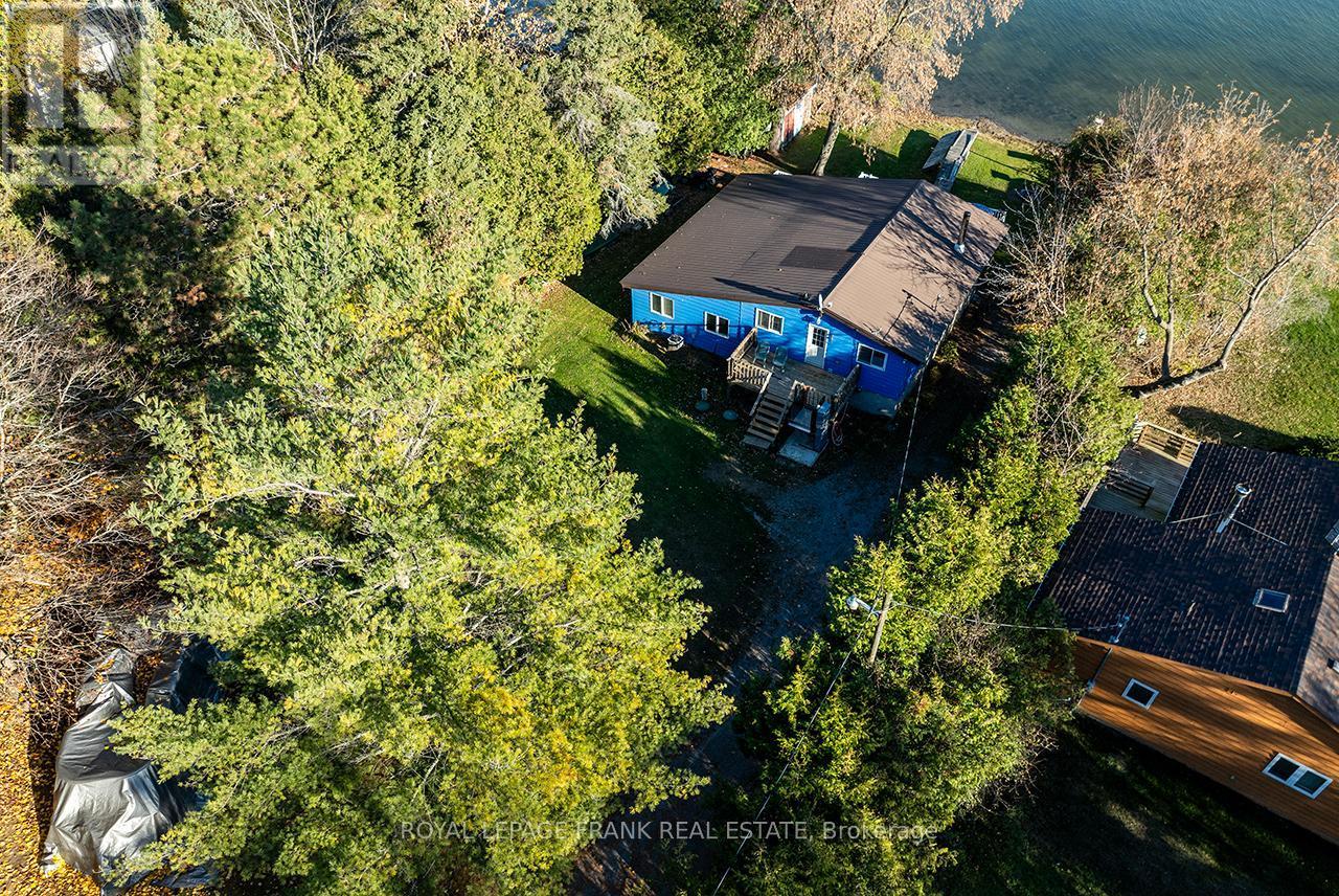 












121 BALL POINT ROAD

,
Kawartha Lakes (Little Britain),




Ontario
K0M2C0

