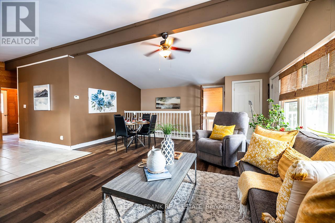 












121 BALL POINT ROAD

,
Kawartha Lakes (Little Britain),




Ontario
K0M2C0

