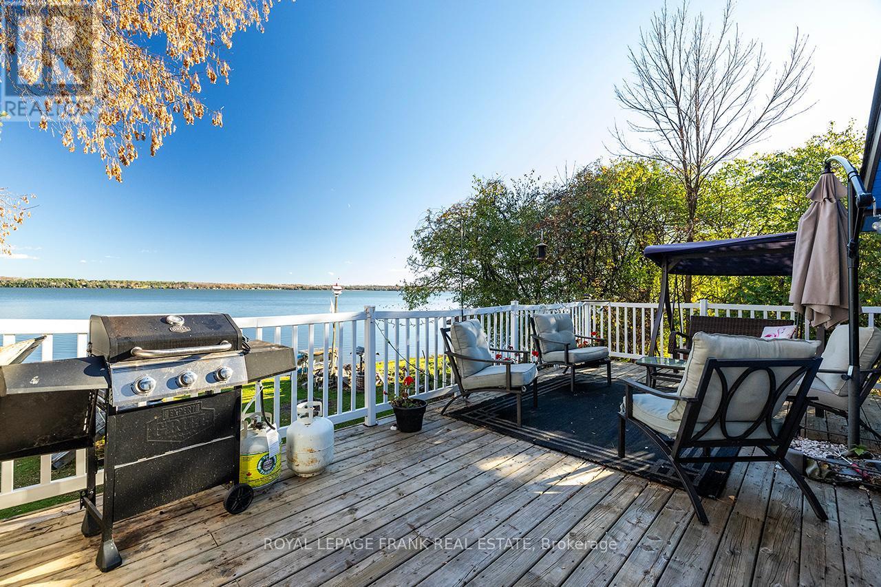 












121 BALL POINT ROAD

,
Kawartha Lakes (Little Britain),




Ontario
K0M2C0


