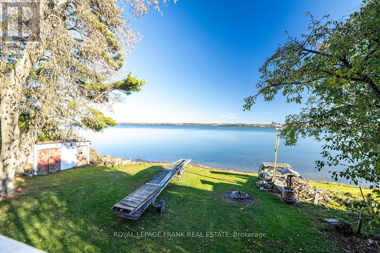 












121 BALL POINT ROAD

,
Kawartha Lakes (Little Britain),




Ontario
K0M2C0

