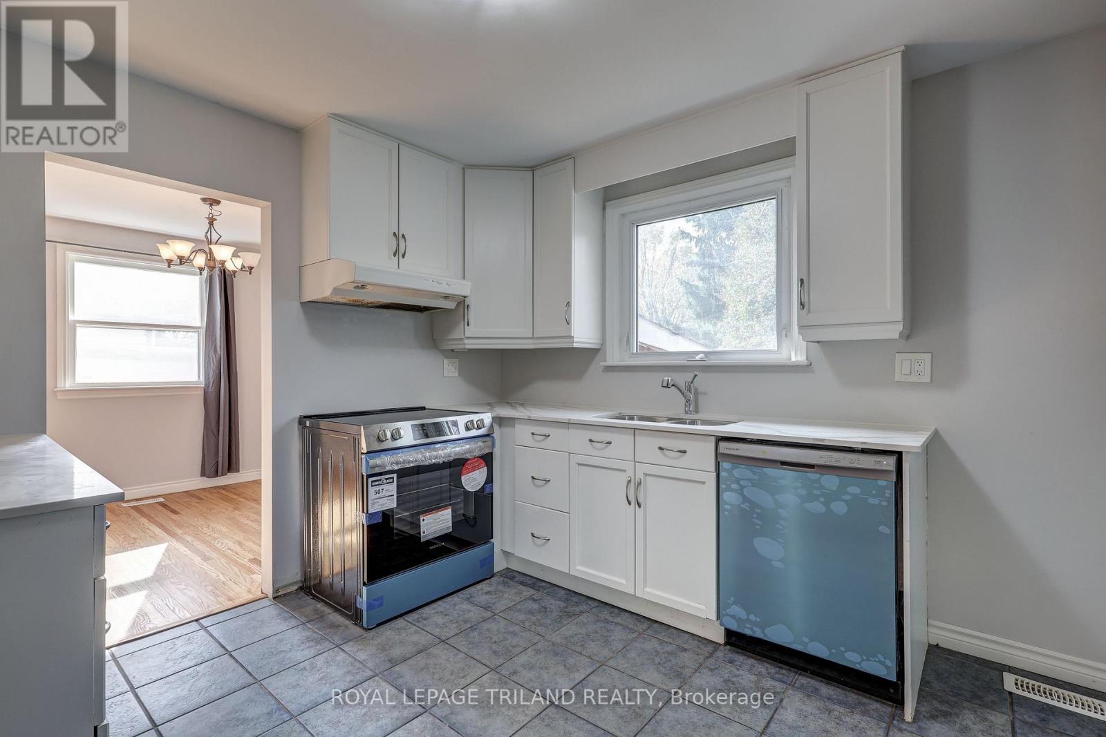 












266 ALMA STREET

,
St. Thomas,




Ontario
N5P3B8

