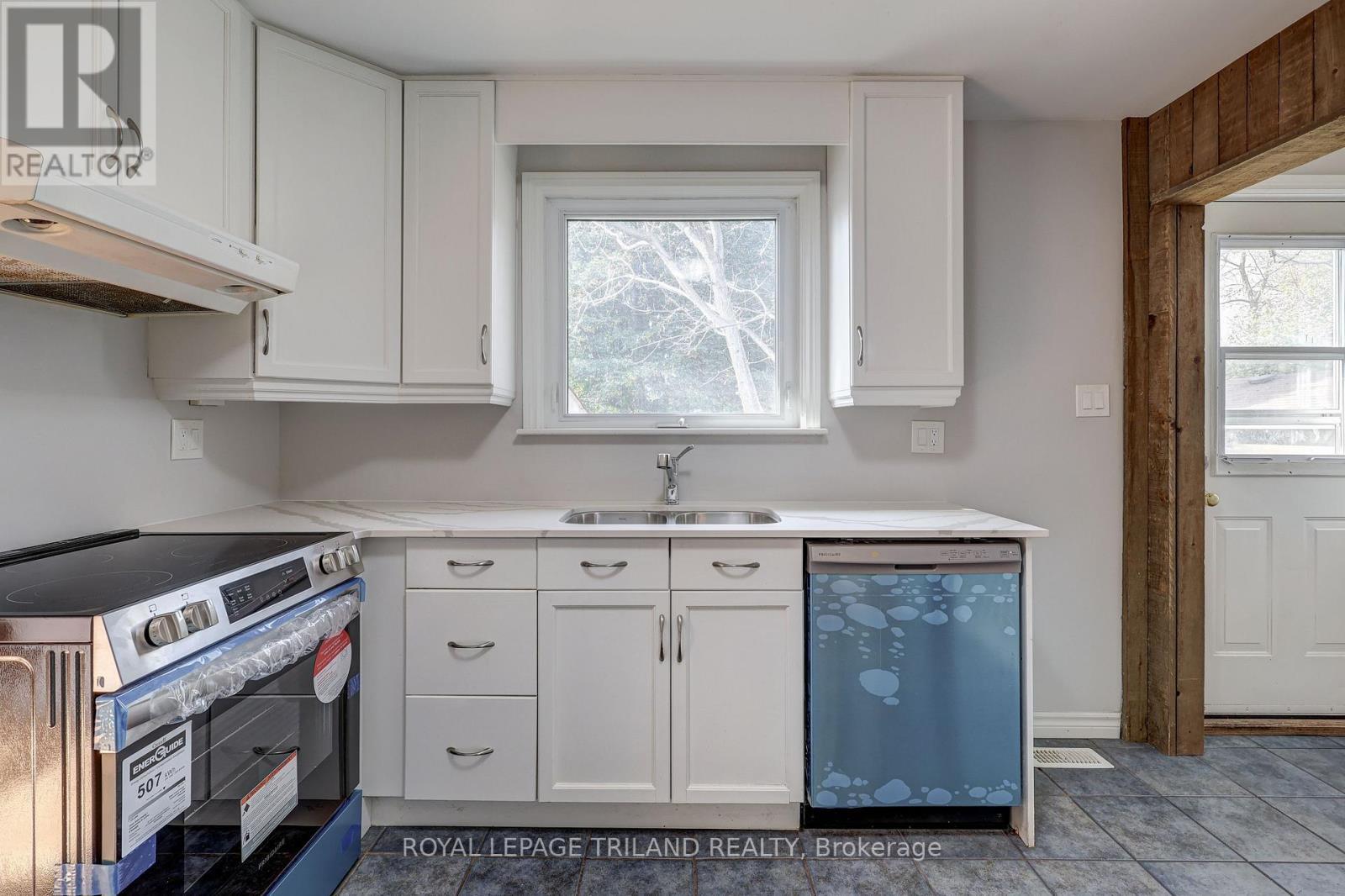 












266 ALMA STREET

,
St. Thomas,




Ontario
N5P3B8

