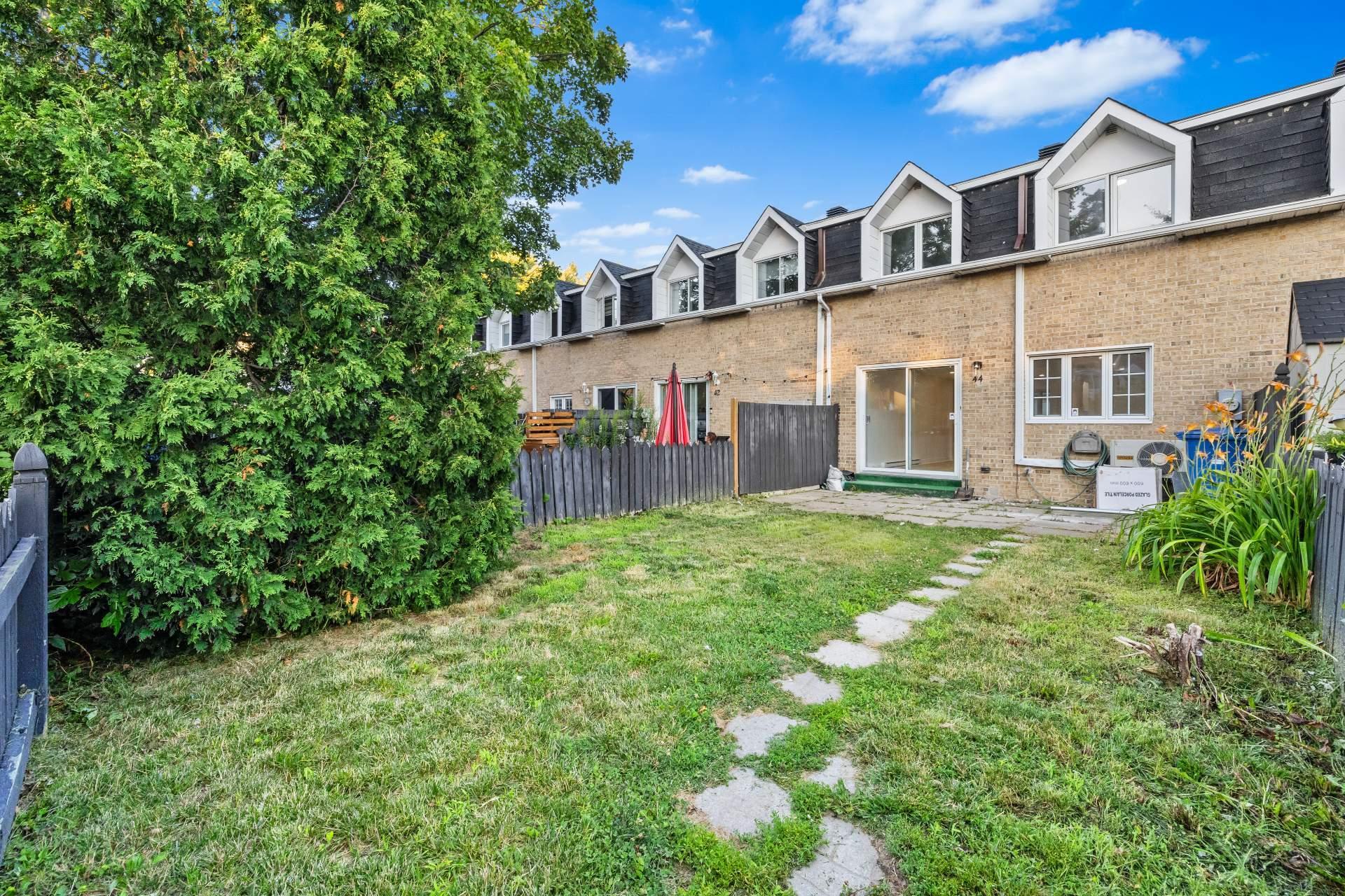 









44


Rue Dauphin

,
Dollard-des-Ormeaux,




QC
H9G1W3

