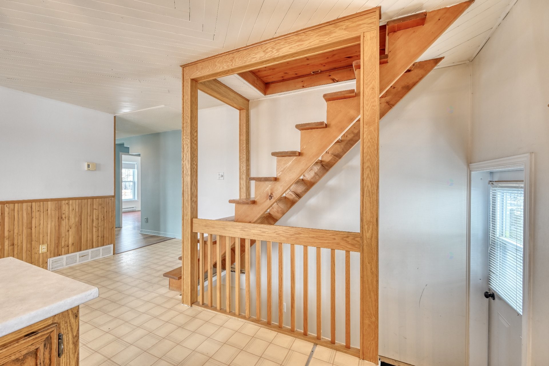 









198


Rue St-Louis

,
Saint-Eustache,




QC
J7R1Y3

