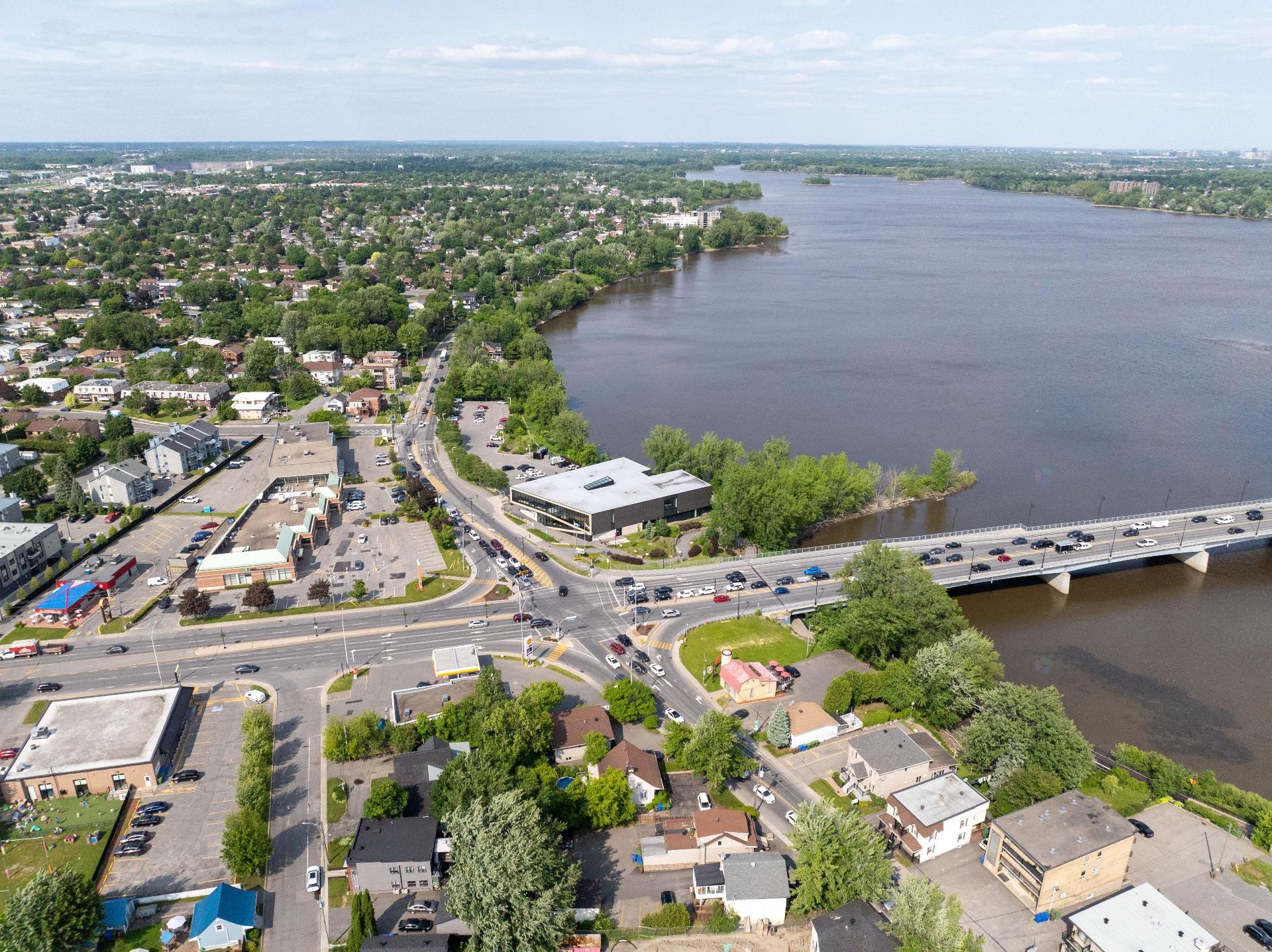 









198


Rue St-Louis

,
Saint-Eustache,




QC
J7R1Y3

