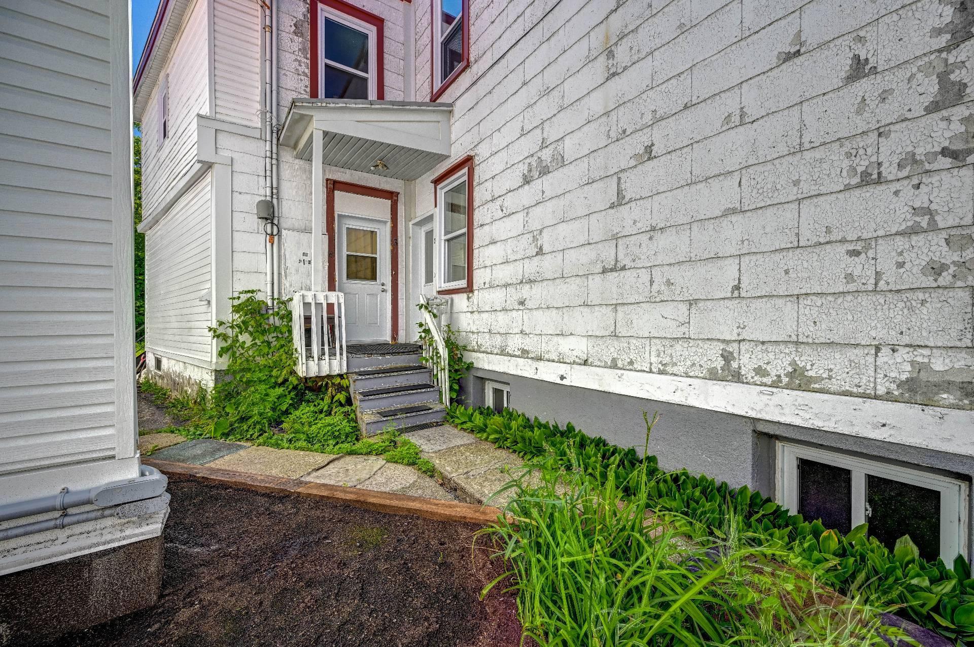 









69


Rue Blainville O.

,
Sainte-Thérèse,




QC
J7E1X5


