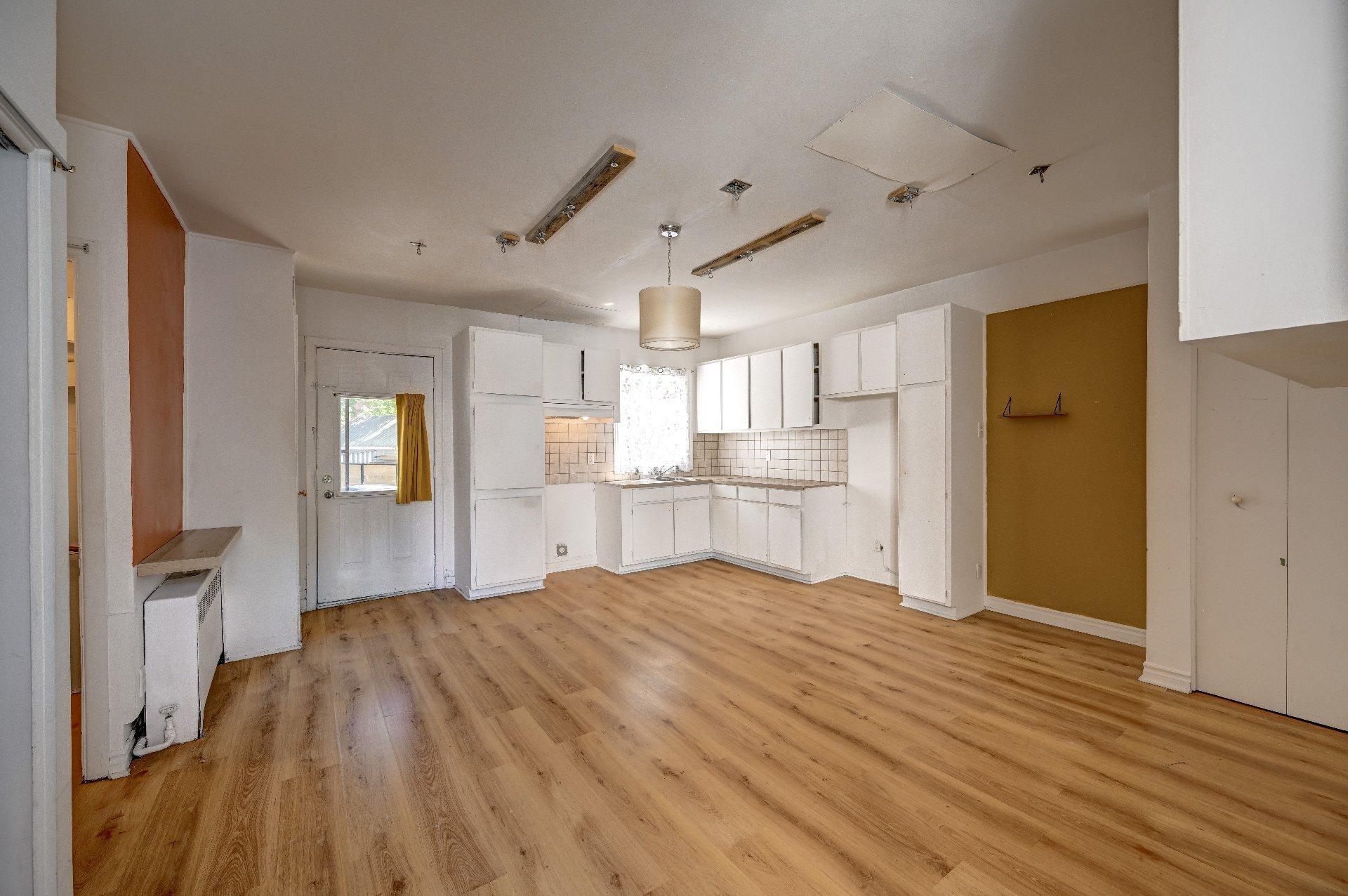 









69


Rue Blainville O.

,
Sainte-Thérèse,




QC
J7E1X5


