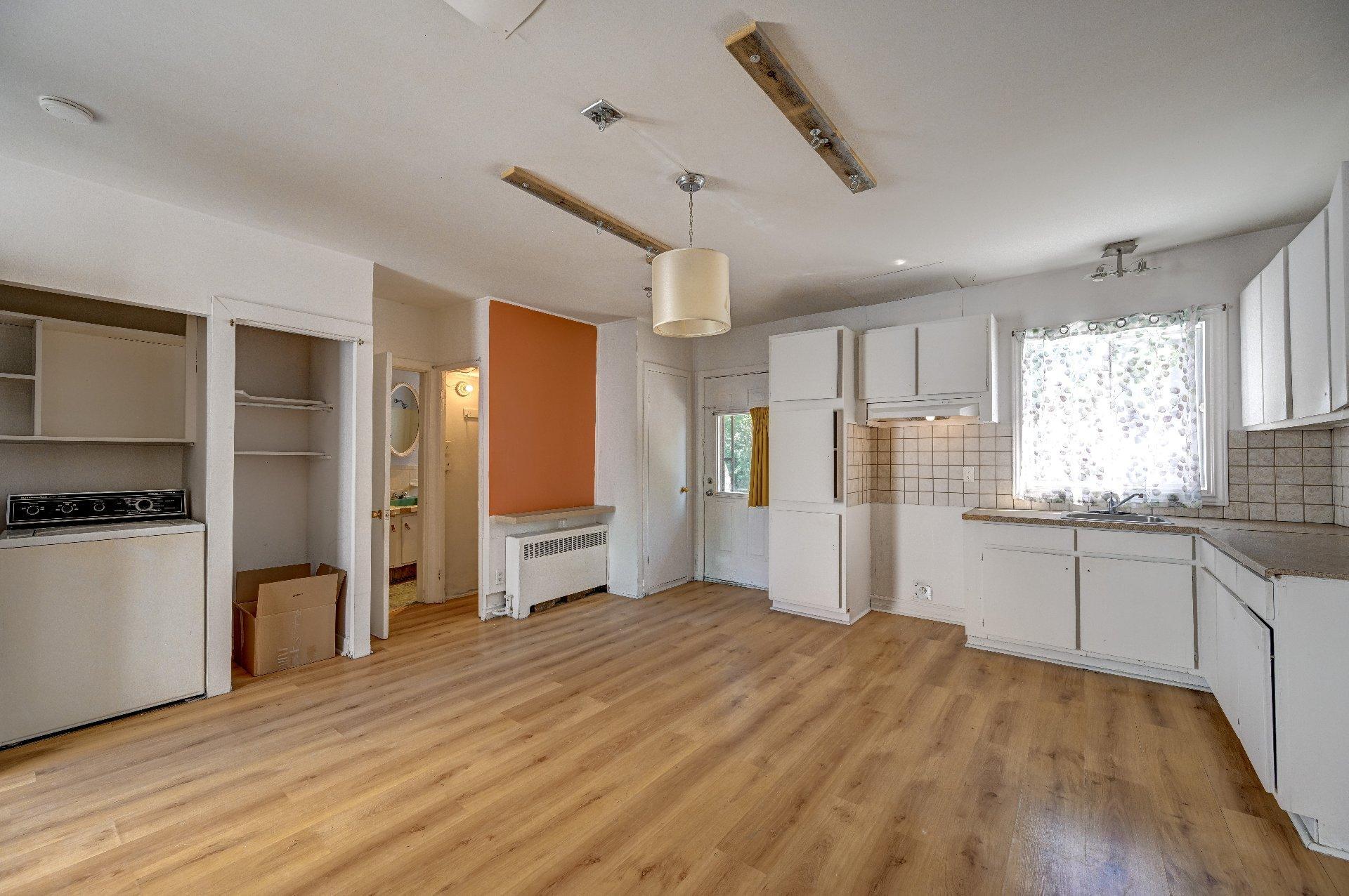 









69


Rue Blainville O.

,
Sainte-Thérèse,




QC
J7E1X5

