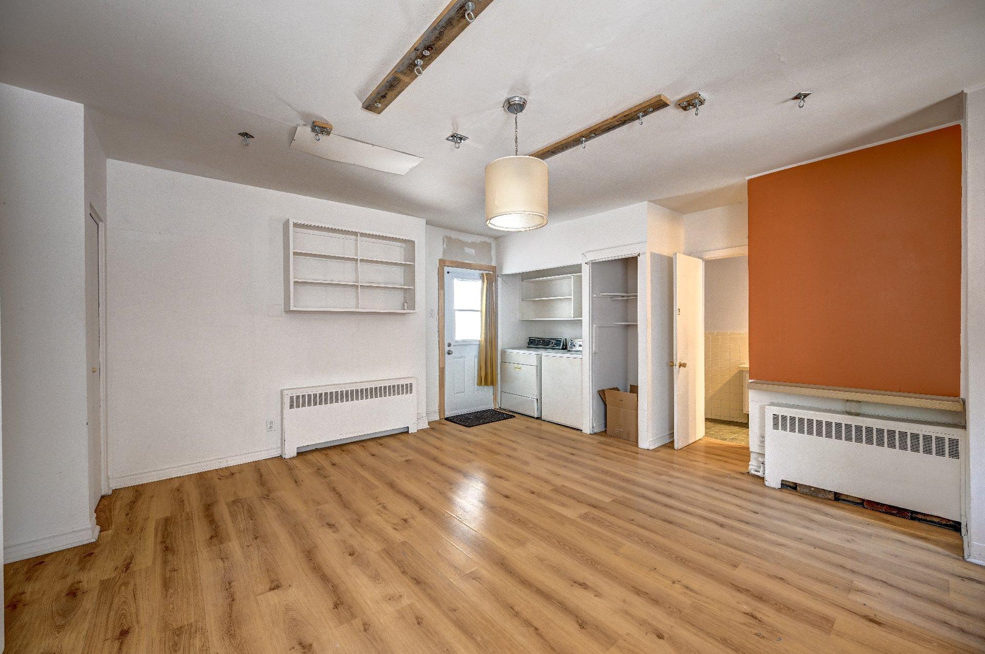 









69


Rue Blainville O.

,
Sainte-Thérèse,




QC
J7E1X5

