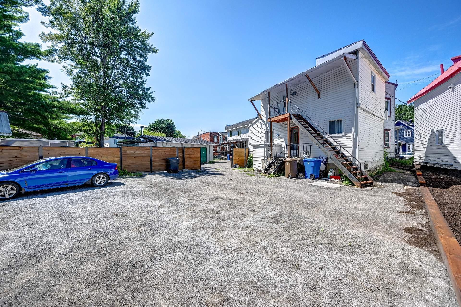 









69


Rue Blainville O.

,
Sainte-Thérèse,




QC
J7E1X5

