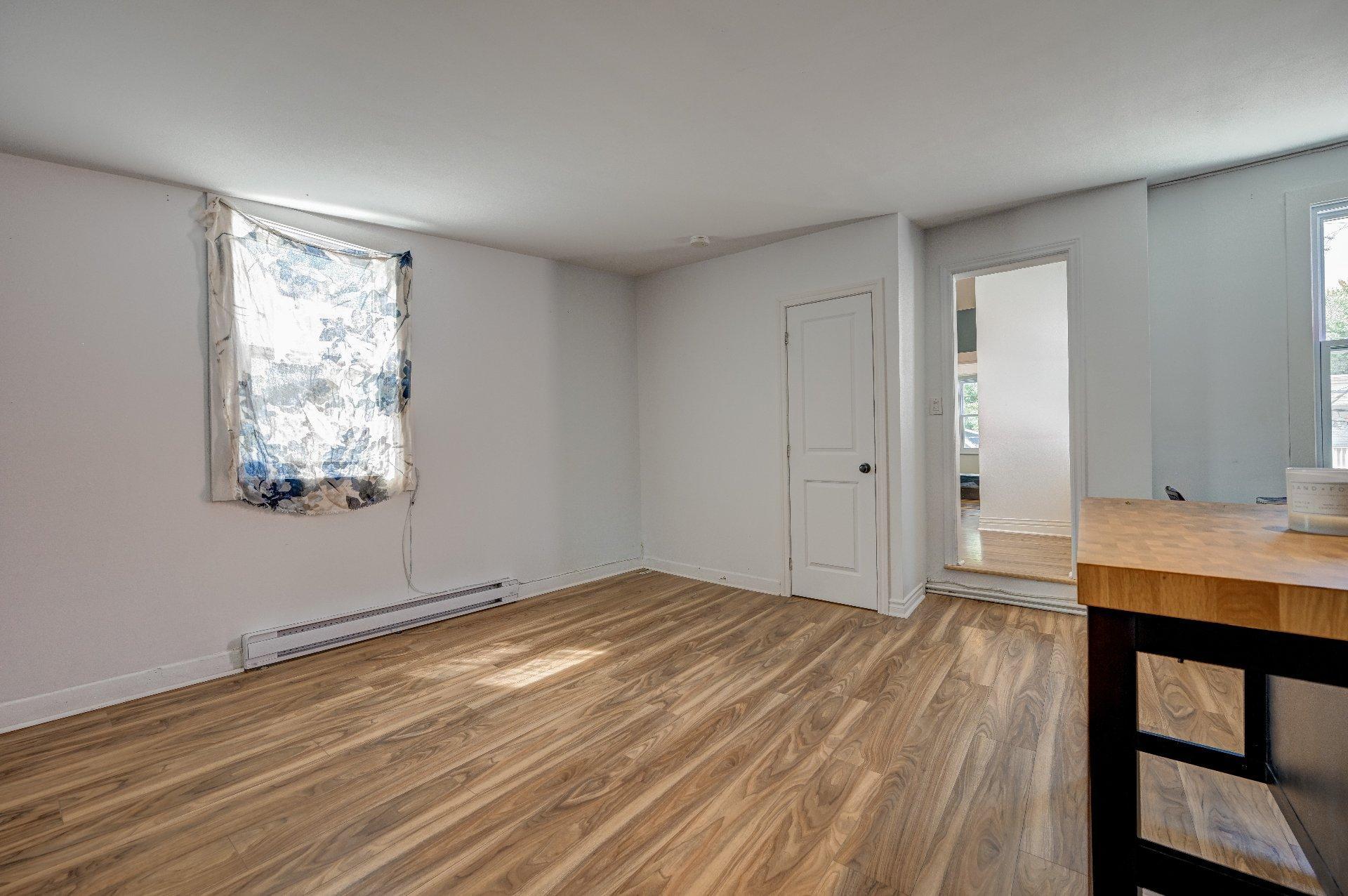 









69


Rue Blainville O.

,
Sainte-Thérèse,




QC
J7E1X5


