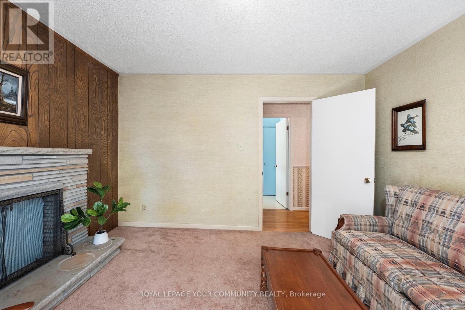 












37 BOARHILL DRIVE

,
Toronto,




Ontario
M1S2L9

