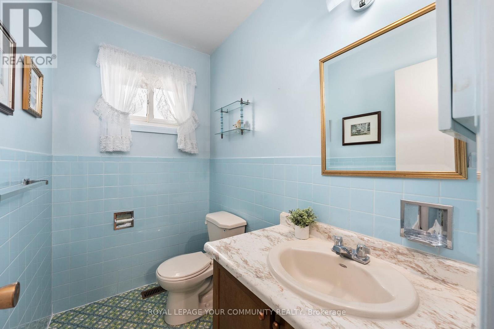 












37 BOARHILL DRIVE

,
Toronto,




Ontario
M1S2L9

