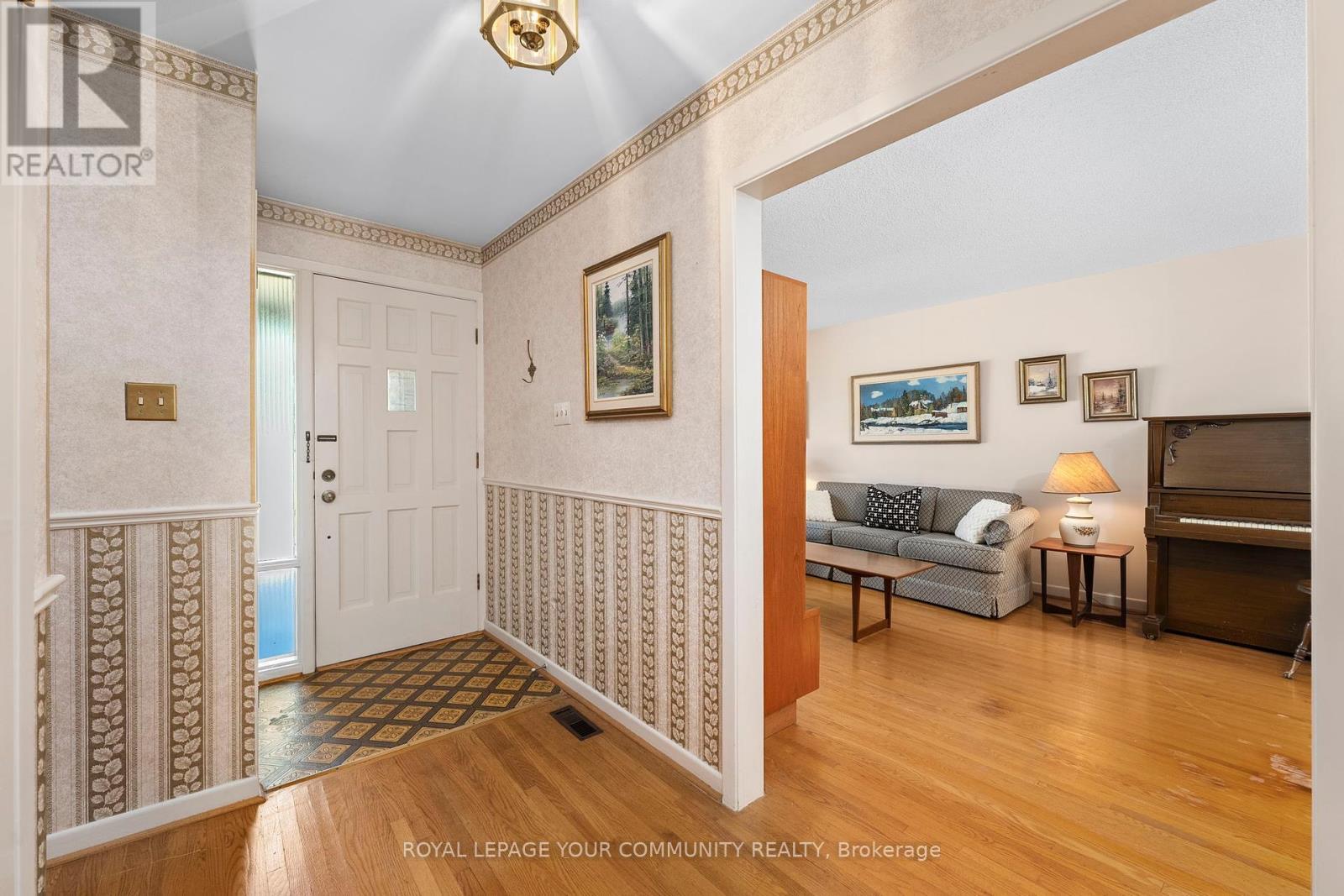 












37 BOARHILL DRIVE

,
Toronto,




Ontario
M1S2L9

