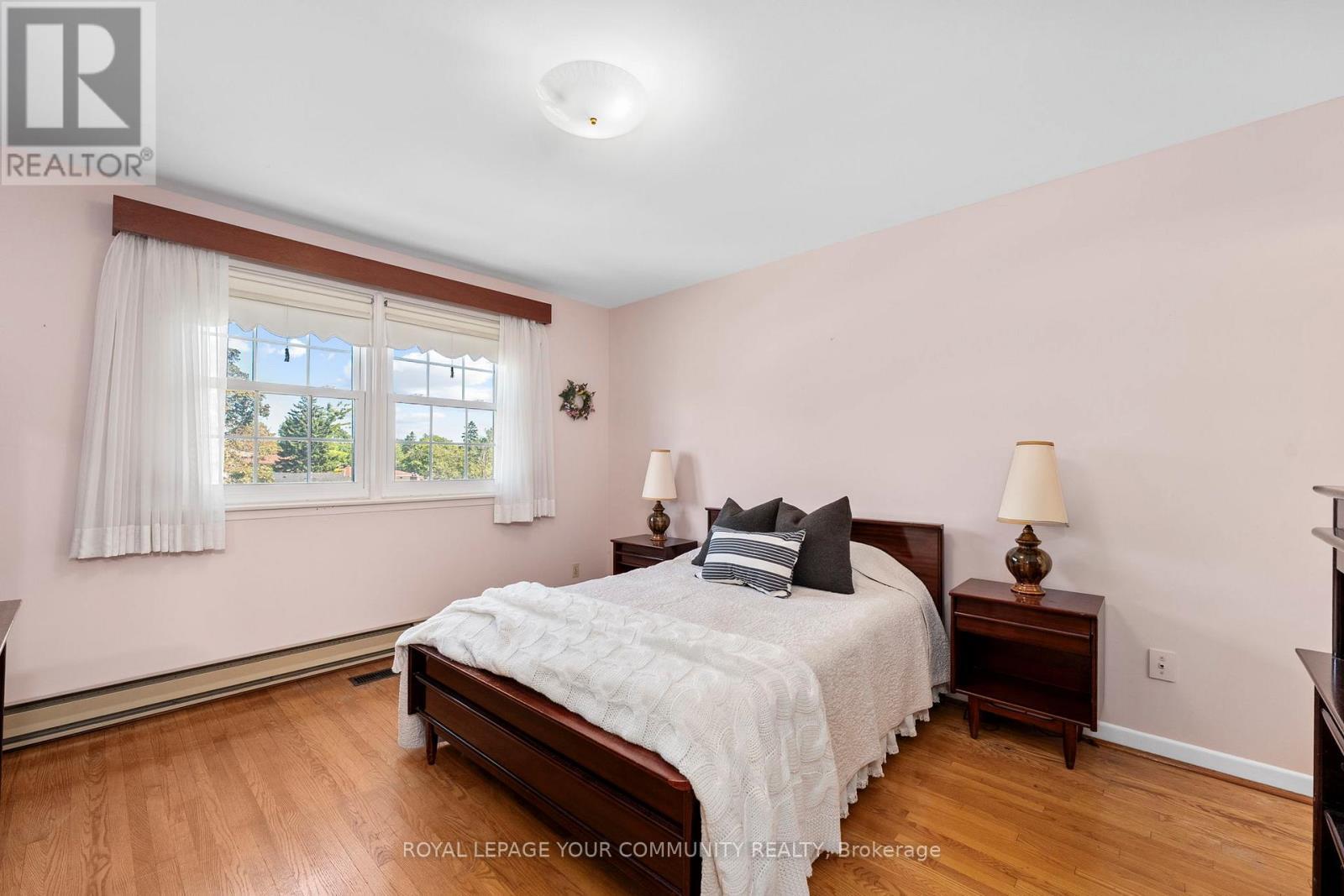 












37 BOARHILL DRIVE

,
Toronto,




Ontario
M1S2L9

