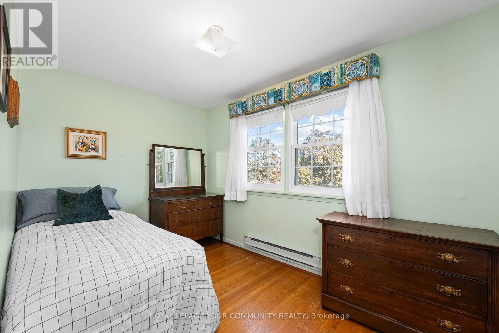 












37 BOARHILL DRIVE

,
Toronto,




Ontario
M1S2L9

