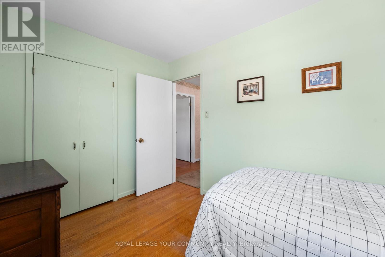 












37 BOARHILL DRIVE

,
Toronto,




Ontario
M1S2L9

