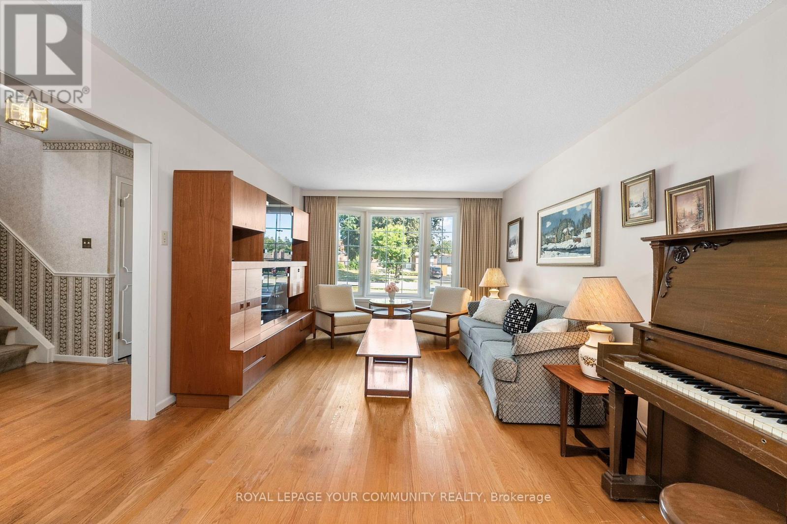 












37 BOARHILL DRIVE

,
Toronto,




Ontario
M1S2L9

