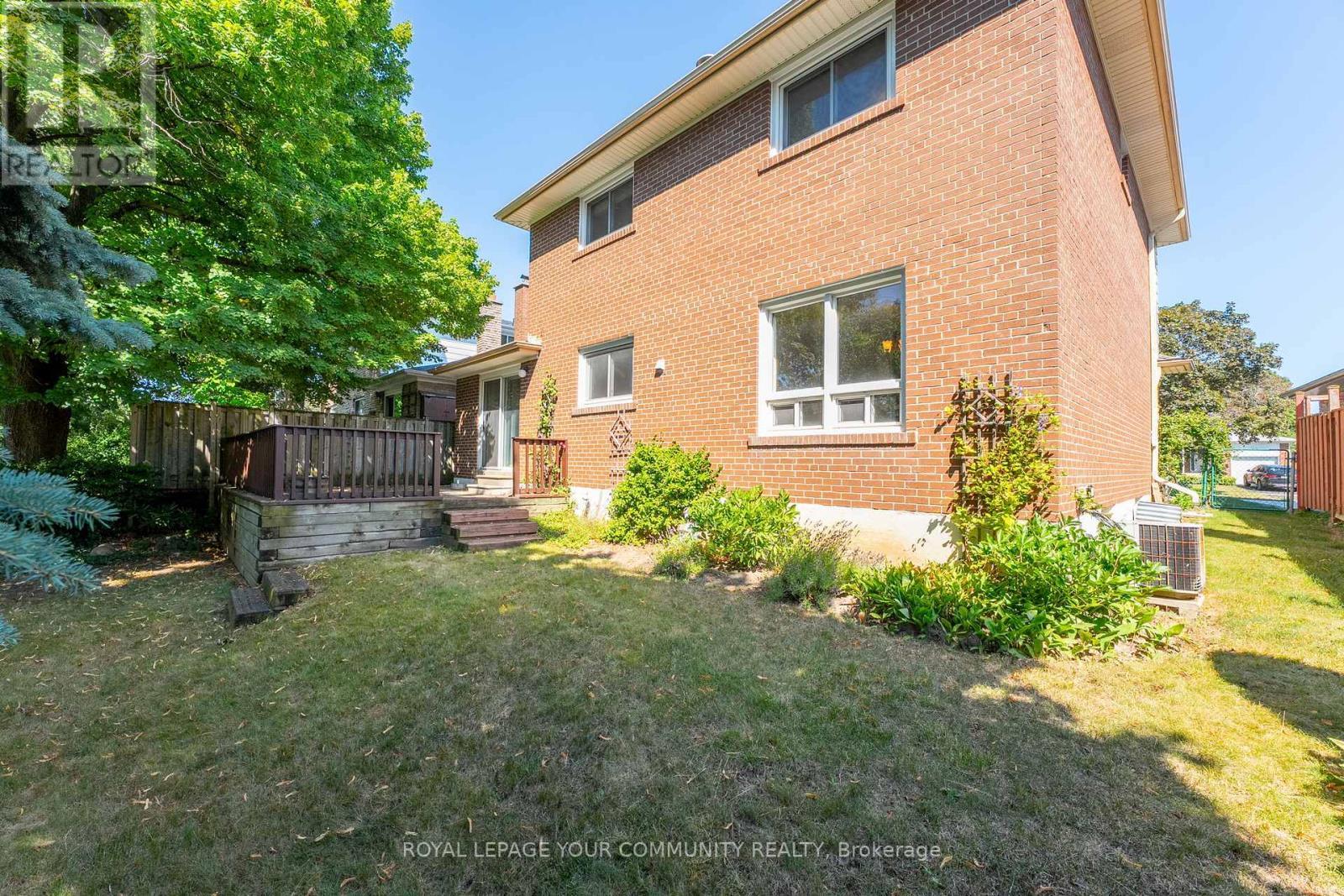 












37 BOARHILL DRIVE

,
Toronto,




Ontario
M1S2L9

