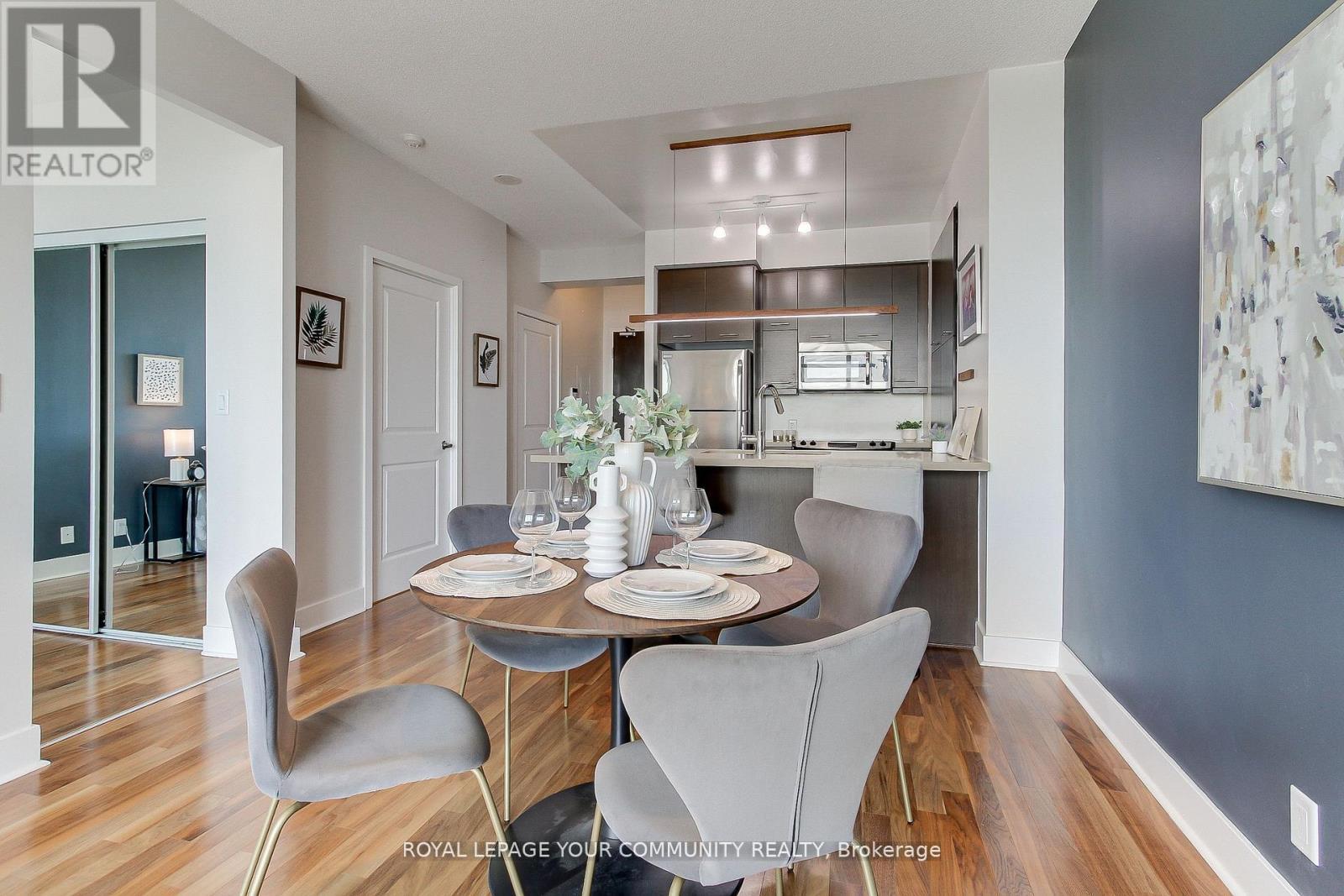 












PH 10 - 26 NORTON AVENUE

,
Toronto,




Ontario
M2N0H6

