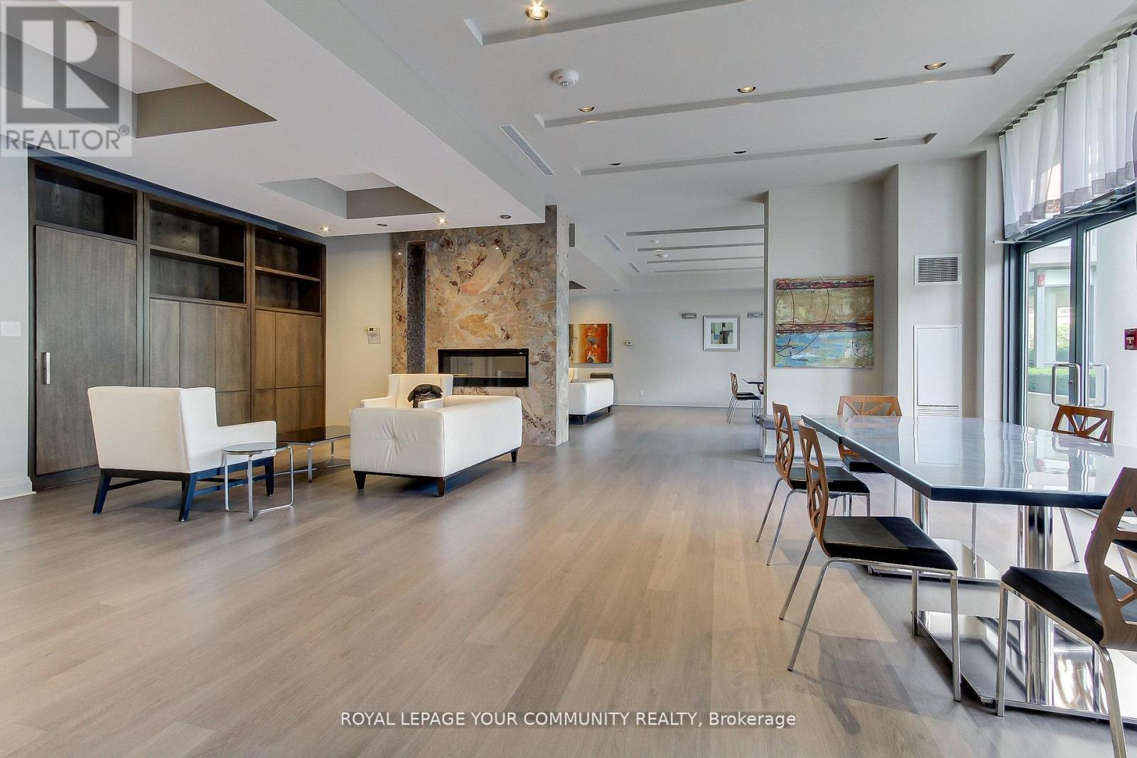 












PH 10 - 26 NORTON AVENUE

,
Toronto,




Ontario
M2N0H6

