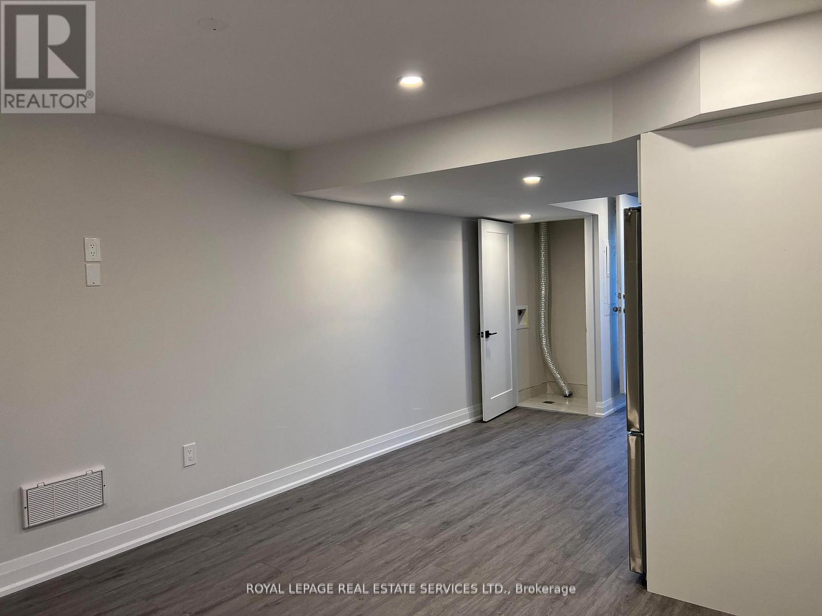












506 KENNEDY CIRCLE W

,
Milton,




Ontario
L9E1R1

