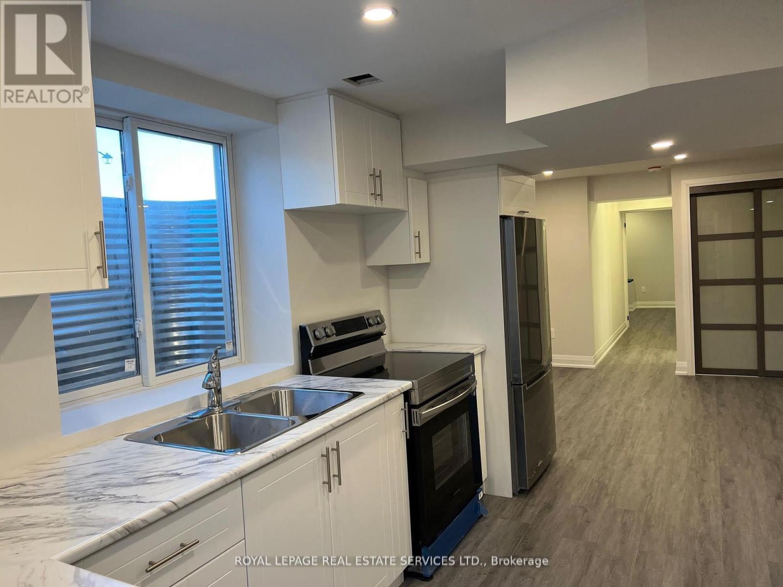












506 KENNEDY CIRCLE W

,
Milton,




Ontario
L9E1R1

